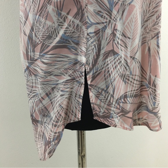 Camber & Grace | Leaf Print Pop Over Blouse - Picture 8 of 13